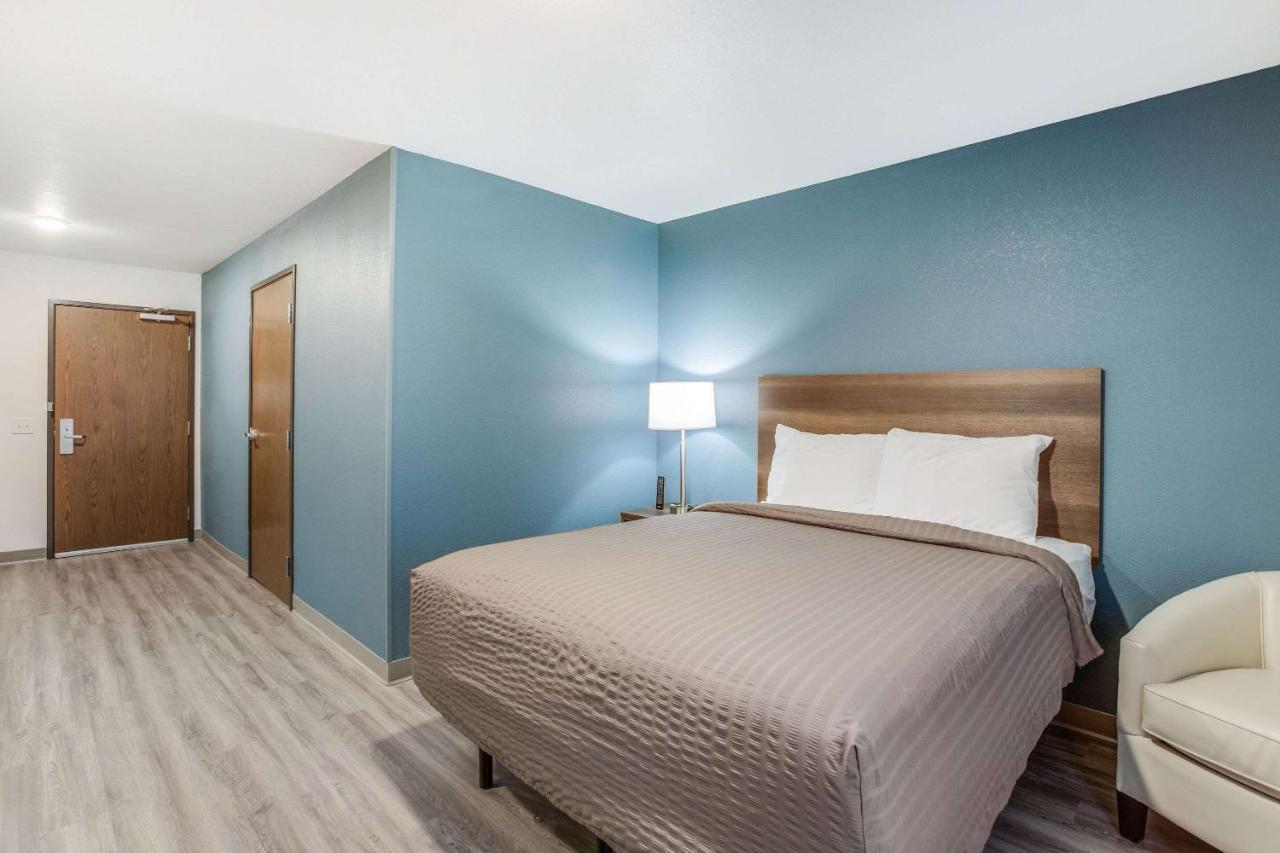 Woodspring Suites Detroit Farmington Hills Exterior foto