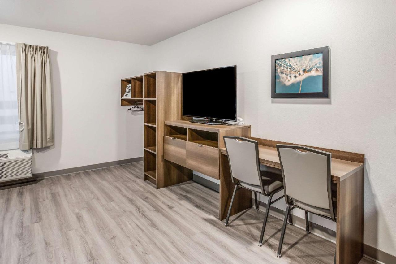 Woodspring Suites Detroit Farmington Hills Exterior foto