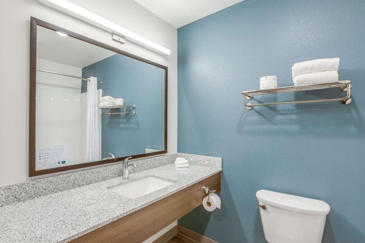 Woodspring Suites Detroit Farmington Hills Exterior foto