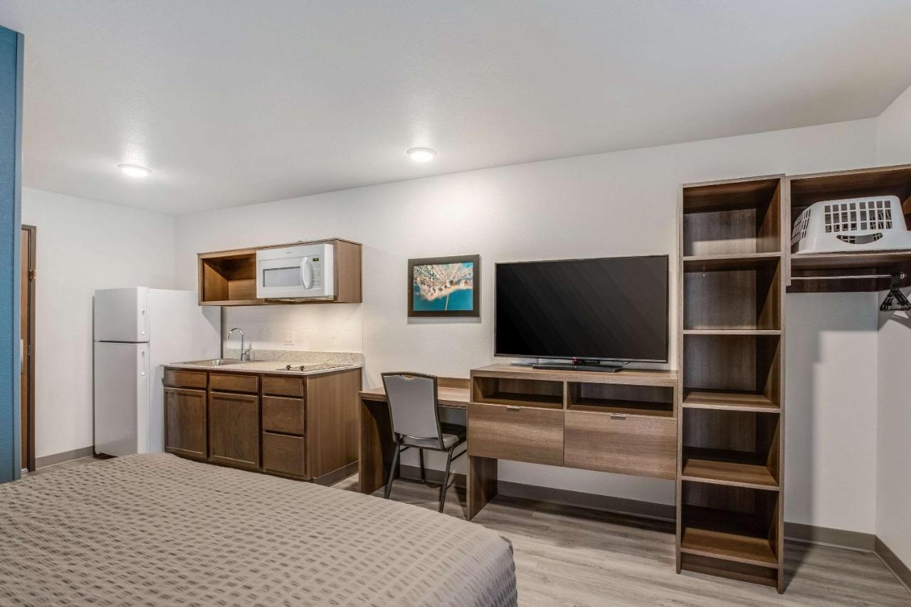 Woodspring Suites Detroit Farmington Hills Exterior foto