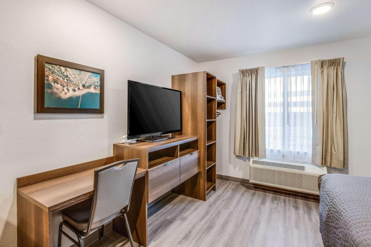 Woodspring Suites Detroit Farmington Hills Exterior foto