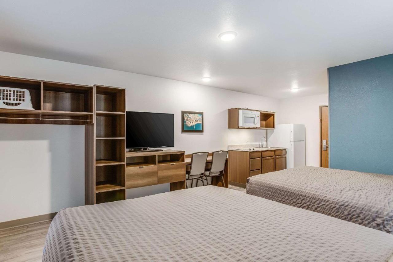 Woodspring Suites Detroit Farmington Hills Exterior foto