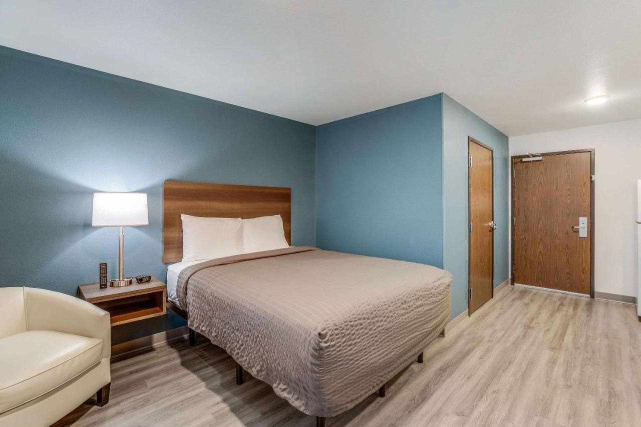 Woodspring Suites Detroit Farmington Hills Exterior foto